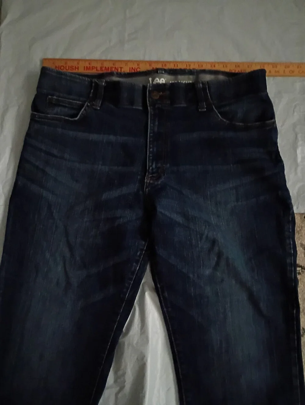 Lee Men's Dark Blue Straight Taper Jeans Classic Comfort 38 Altered Length 23.5